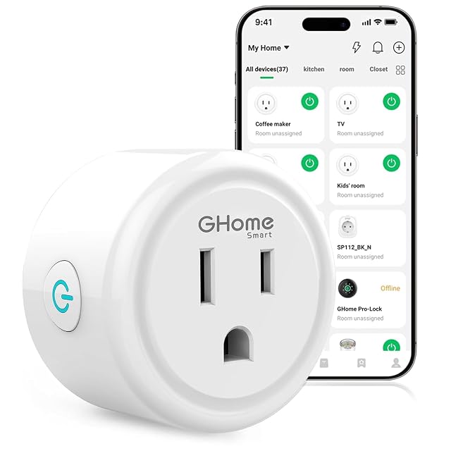 GHome smart plug in white, square body with single socket